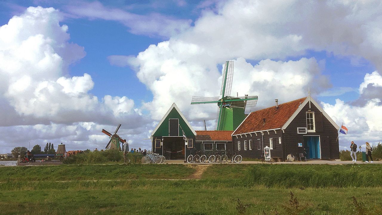 https://www.happy-clovers.com/wp-content/uploads/2020/07/HollandWindmillsMV1280.jpg